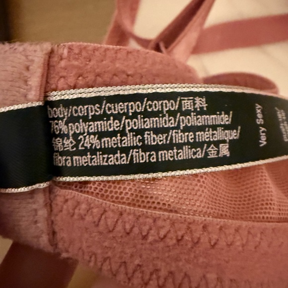 Victoria's Secret Very Sexy Push Up Bra, Size 36C - Picture 5 of 5